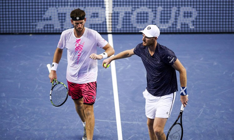 Jamie Murray and Michale Venus in action at the China Open