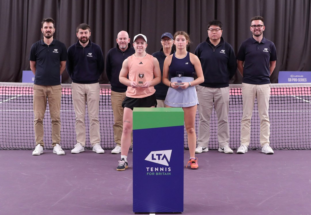 Sonay Kartal holding the W25 Loughborough singles title