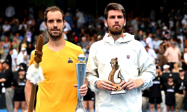 Cam Norrie and Richard Gasquest with trophies at ATP 250 Auckland