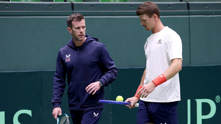 Leon Smith and Billy Harris chat during Davis Cup training in Japan