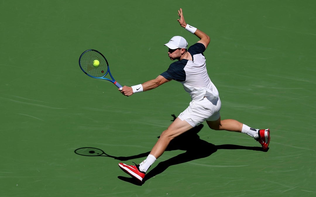 Jack Draper stretching for a backhand against Jenson Brooksby at Indian Wells