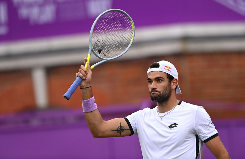 Matteo Berrettini thanking the fans at the 2021 cinch Championships