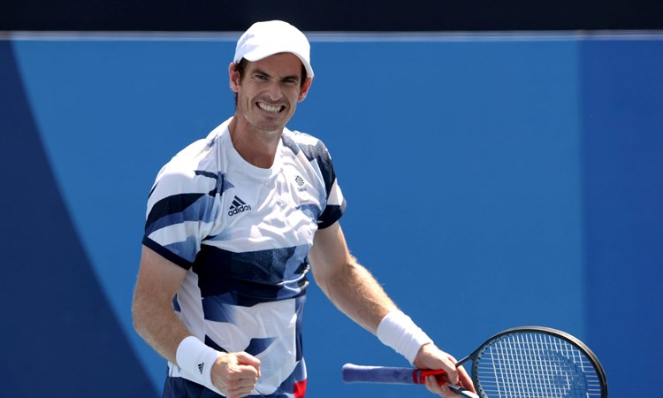 Andy Murray fist pumps at the 2020 Tokyo Olympics