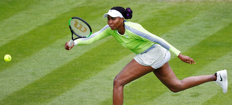 Venus Williams plays a forehand at the 2019 Birmingham Classic