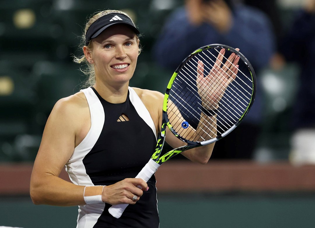 Caroline Wozniacki addresses the crowd at Indian Wells