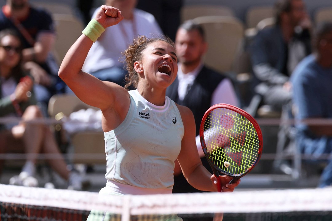 Jasmine Paolini punches the air as she reached her first Grand Slam final in Roland Garros