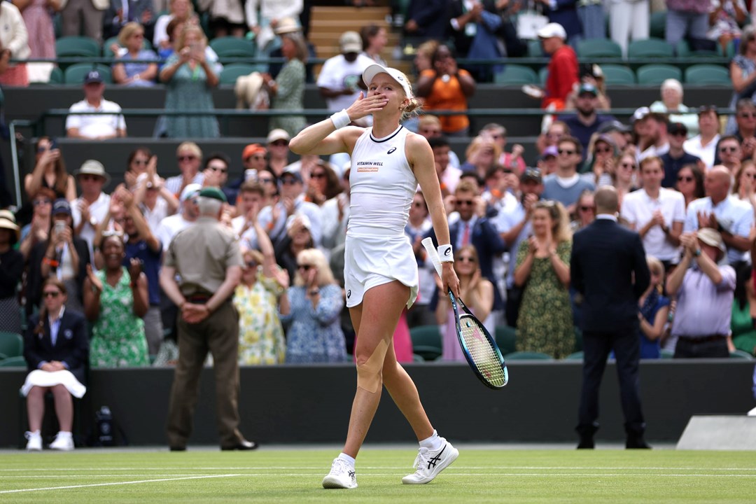 Harriet Dart sends a kiss to the crowd after beating Katie Boulter at Wimbledon