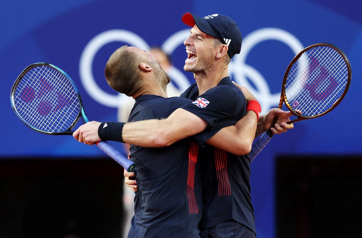 2024-Andy-Murray-Dan-Evans-Olympics-hug.jpg