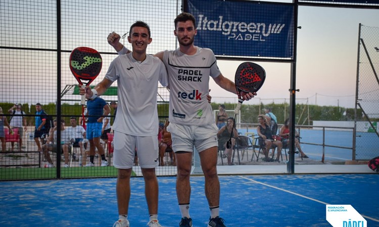 Christian Medina Murphy and Alberto Garcia Jiminez on court celebrating a win