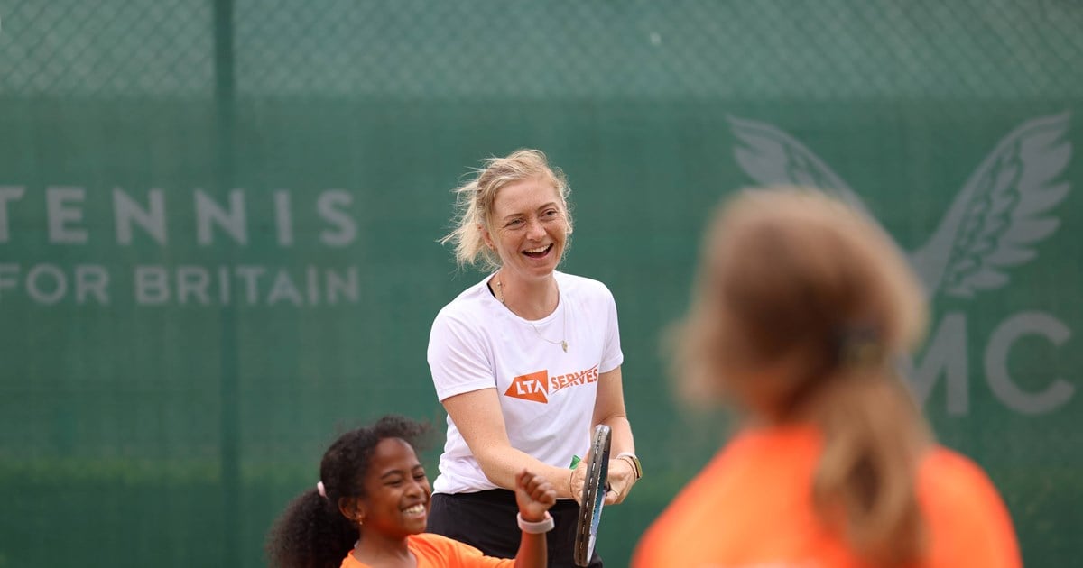 Over 100 kids join former British doubles No.1 Alicia Barnett for tennis festival in London