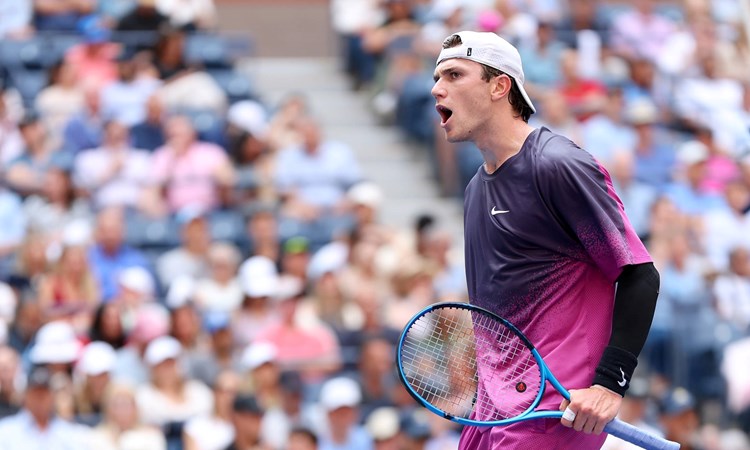 Jack Draper roars in celebration at the US Open