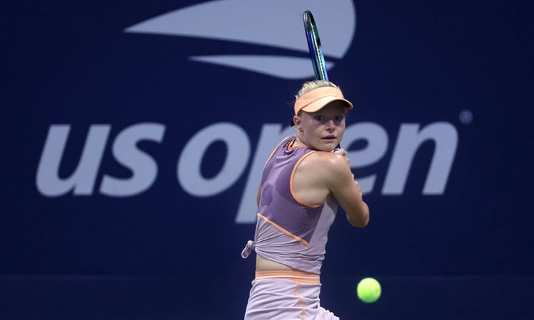 Harriet Dart lines up a backhand at the US Open