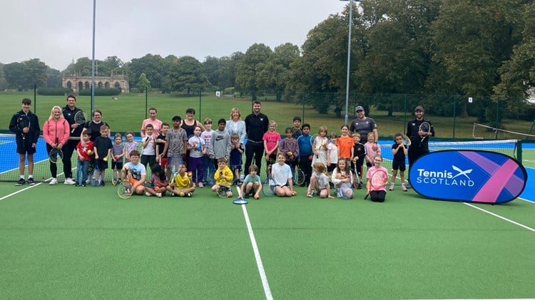 Young players join Jonny O'Mara as Dundee Park courts reopen