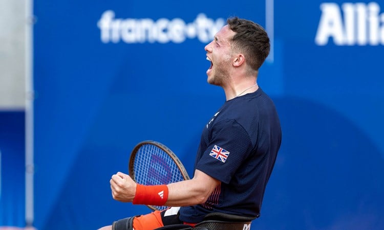 Alfie Hewett celebrating a win at the Paralympics