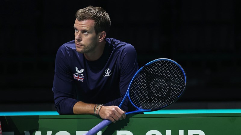 Leon Smith watching the action from the sidelines at the Davis Cup