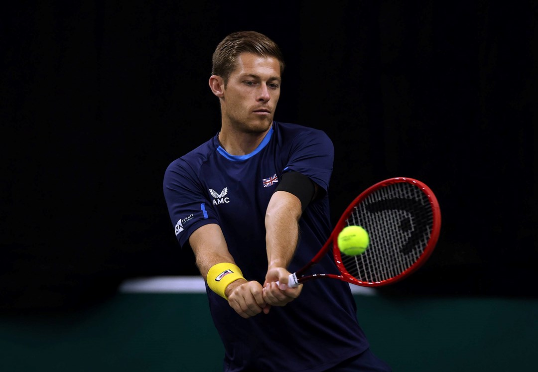 Neal Skupski hits a backhand in training for the Davis Cup 2022