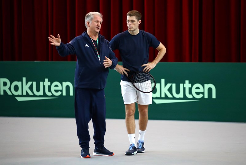 Louis Cayer coaching Neal Skupski at the Davis Cup