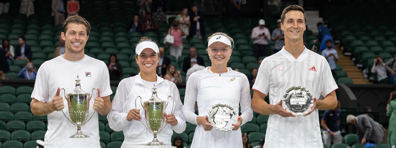 Joe Salisbury, Harriet Dart, Desirae Krawczyk and Neal Skupski holding trophies