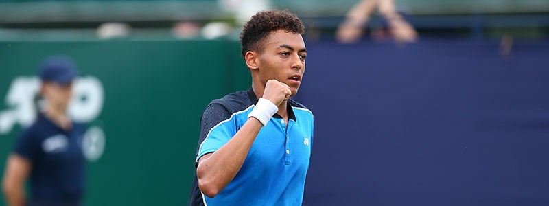 Paul Jubb celebrating on court