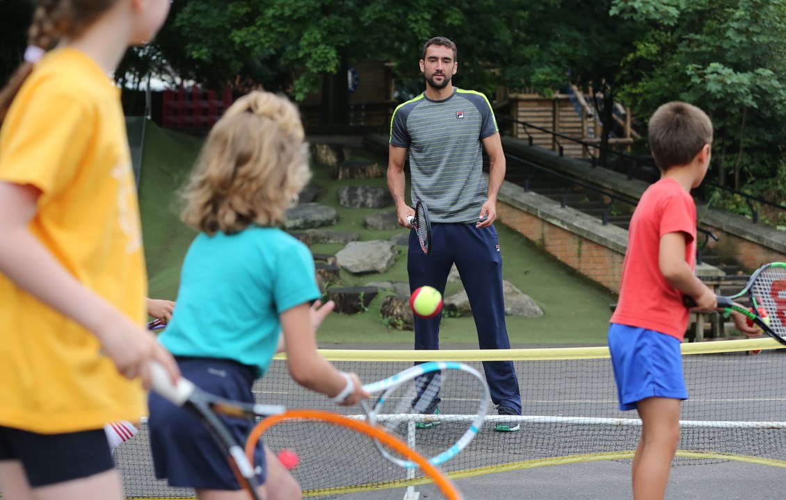 Junior tennis for beginners/improvers 7+