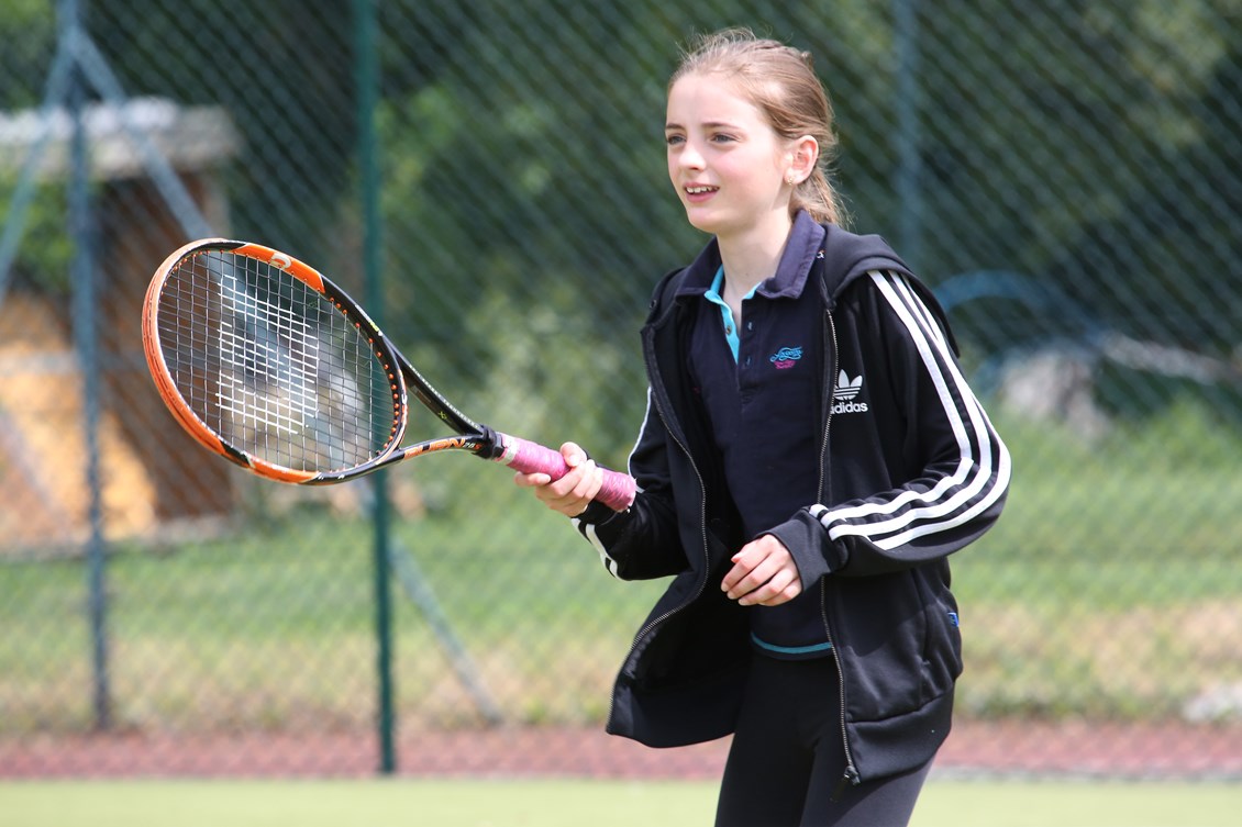 Junior beginner/improver tennis 10-16