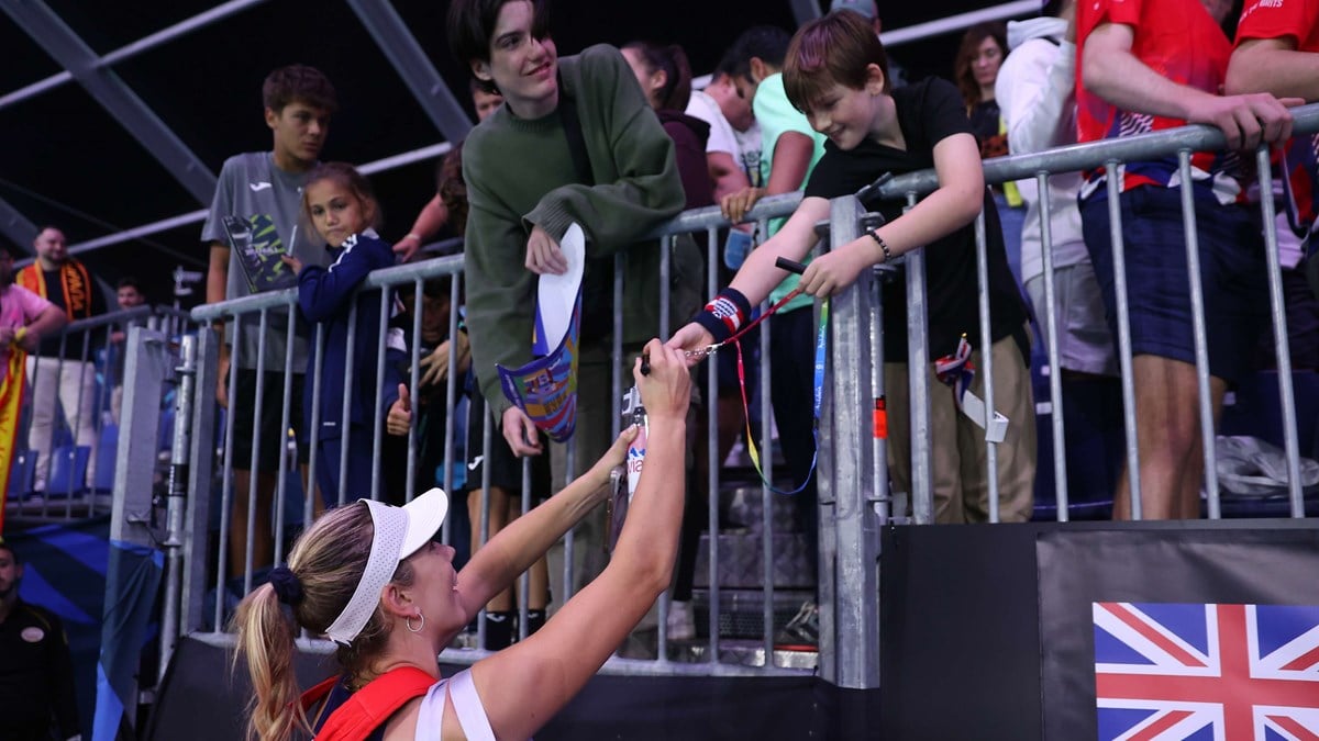 2024-Katie-Boulter-Billie-Jean-King-Cup-Fans.jpg