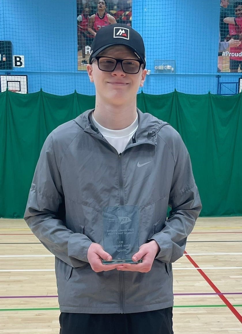 B3 men's singles champion Lucas Mcclay pictured during the trophy ceremony. 