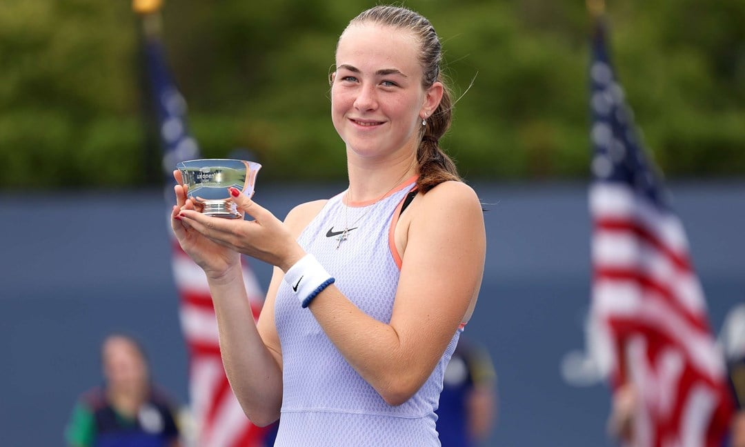 Mika Stojsavljevic holding the 2024 junior US Open girls' singles title