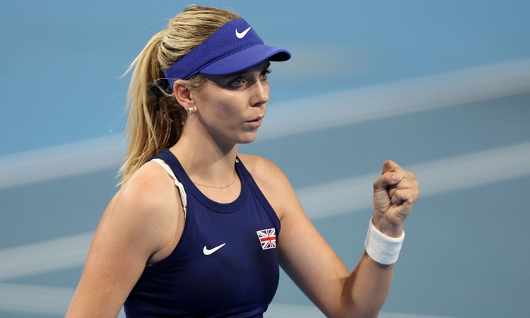 Katie Boulter clenching her fist on court at the United Cup