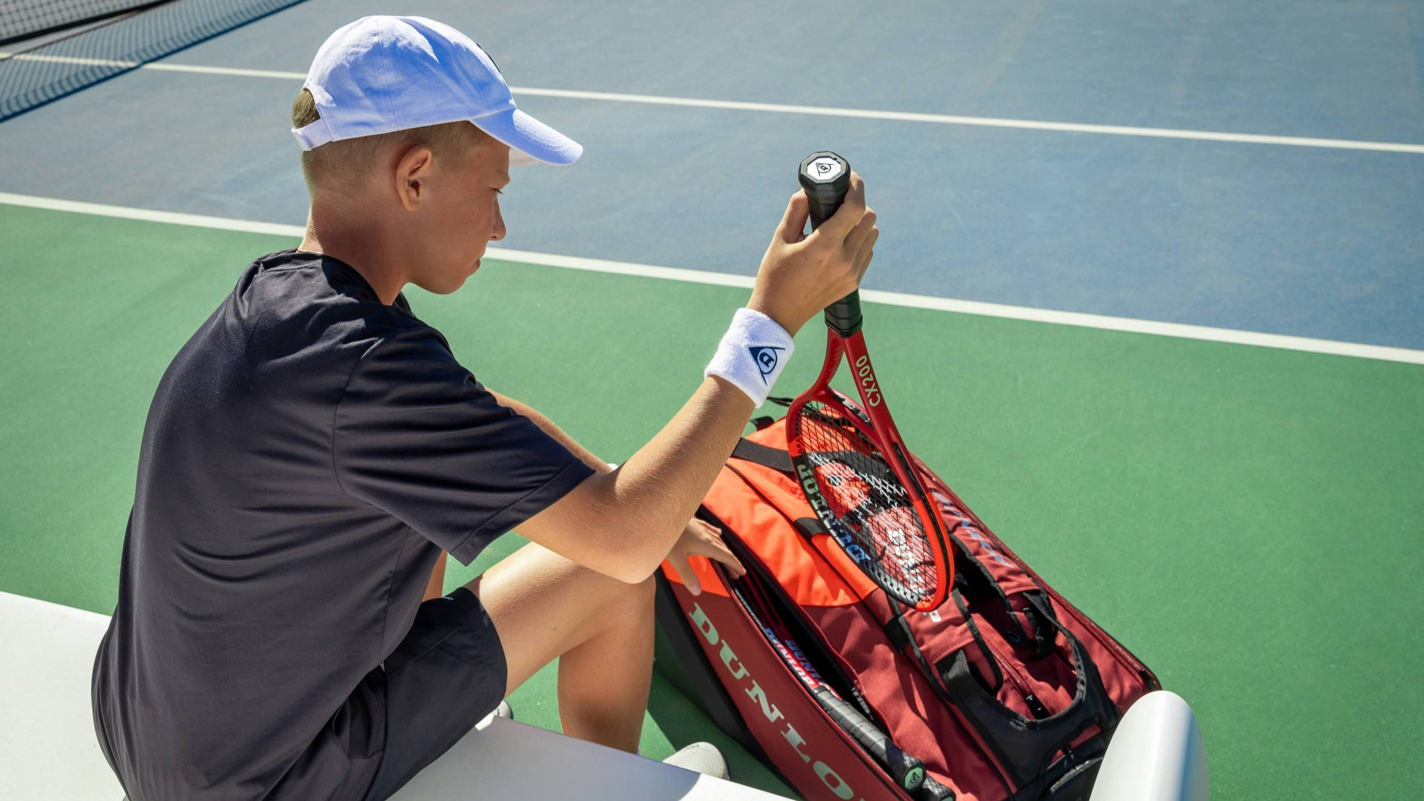 Dunlop-junior-racket-and-bag.jpg